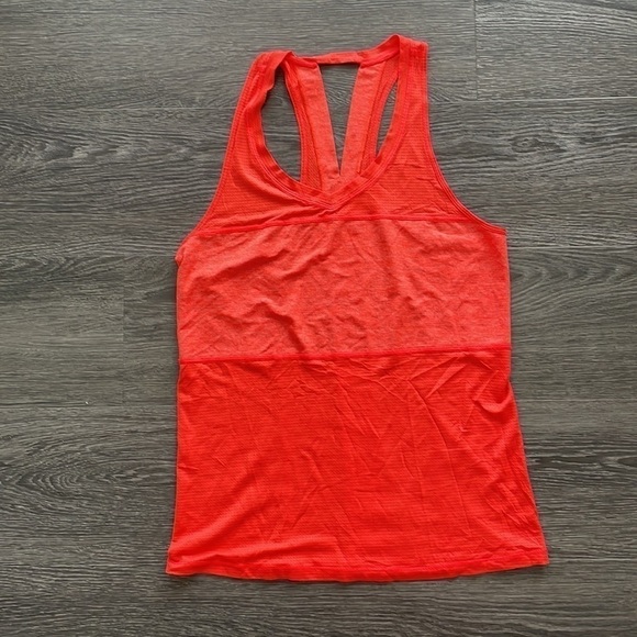 Sz8 Lululemon Pedal to the Medal Singlet in Alarming/heathered alarming VGUC - Picture 9 of 12
